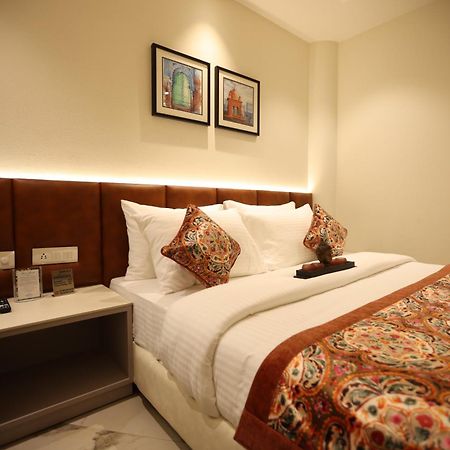 Hiraya Hotels Mohali Экстерьер фото