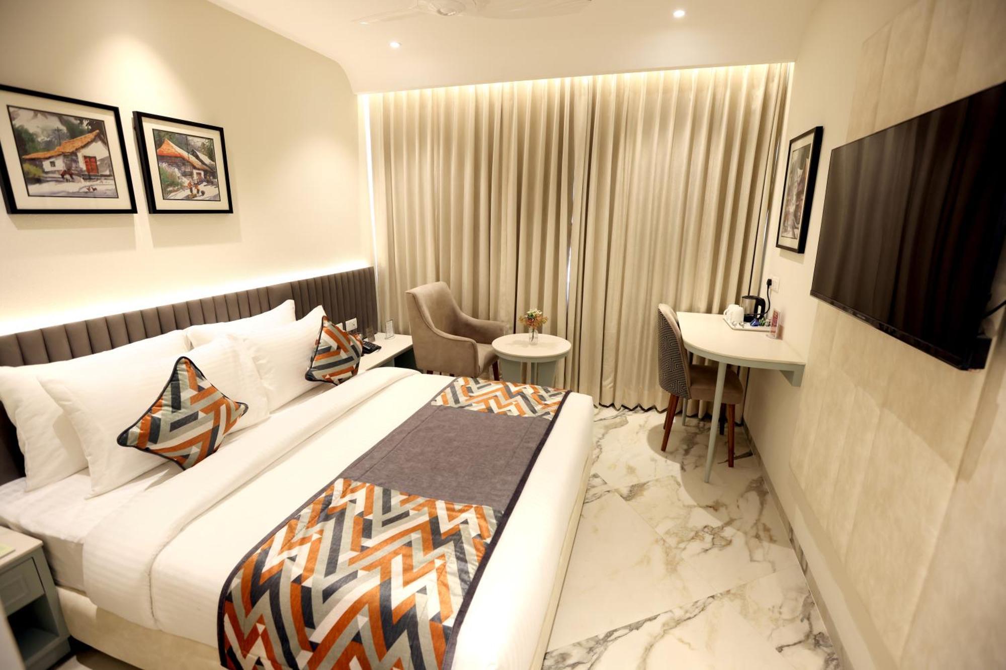 Hiraya Hotels Mohali Экстерьер фото