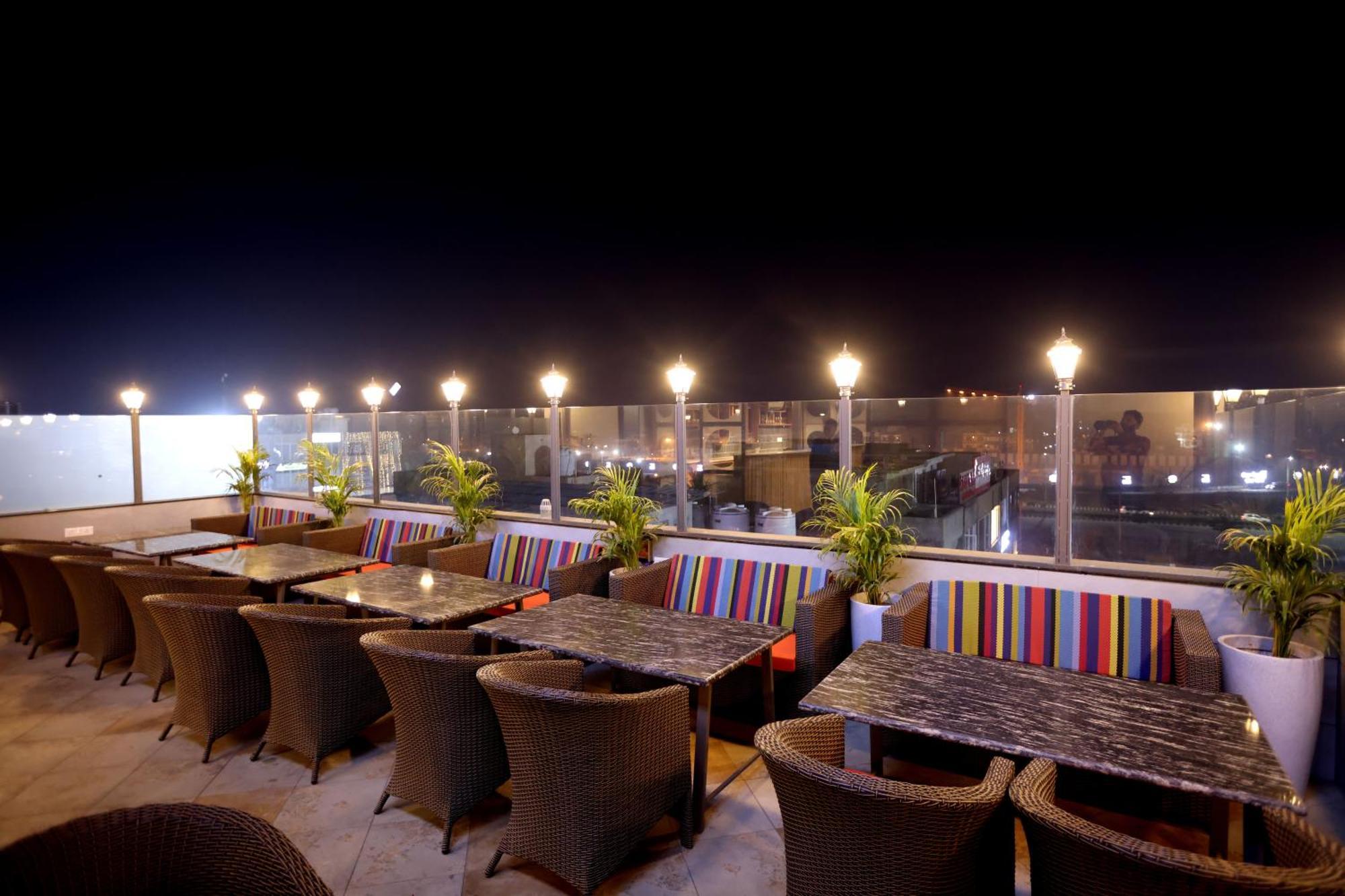 Hiraya Hotels Mohali Экстерьер фото