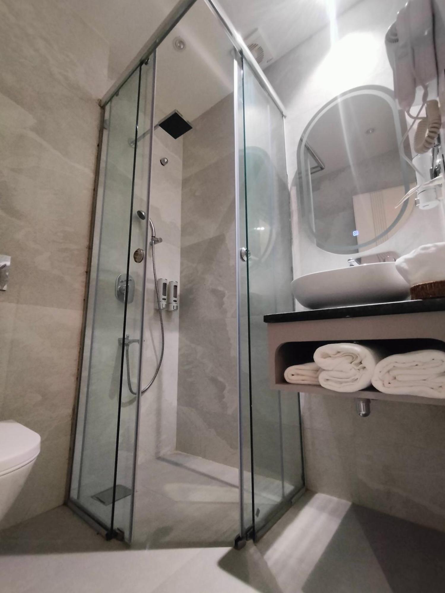 Hiraya Hotels Mohali Экстерьер фото