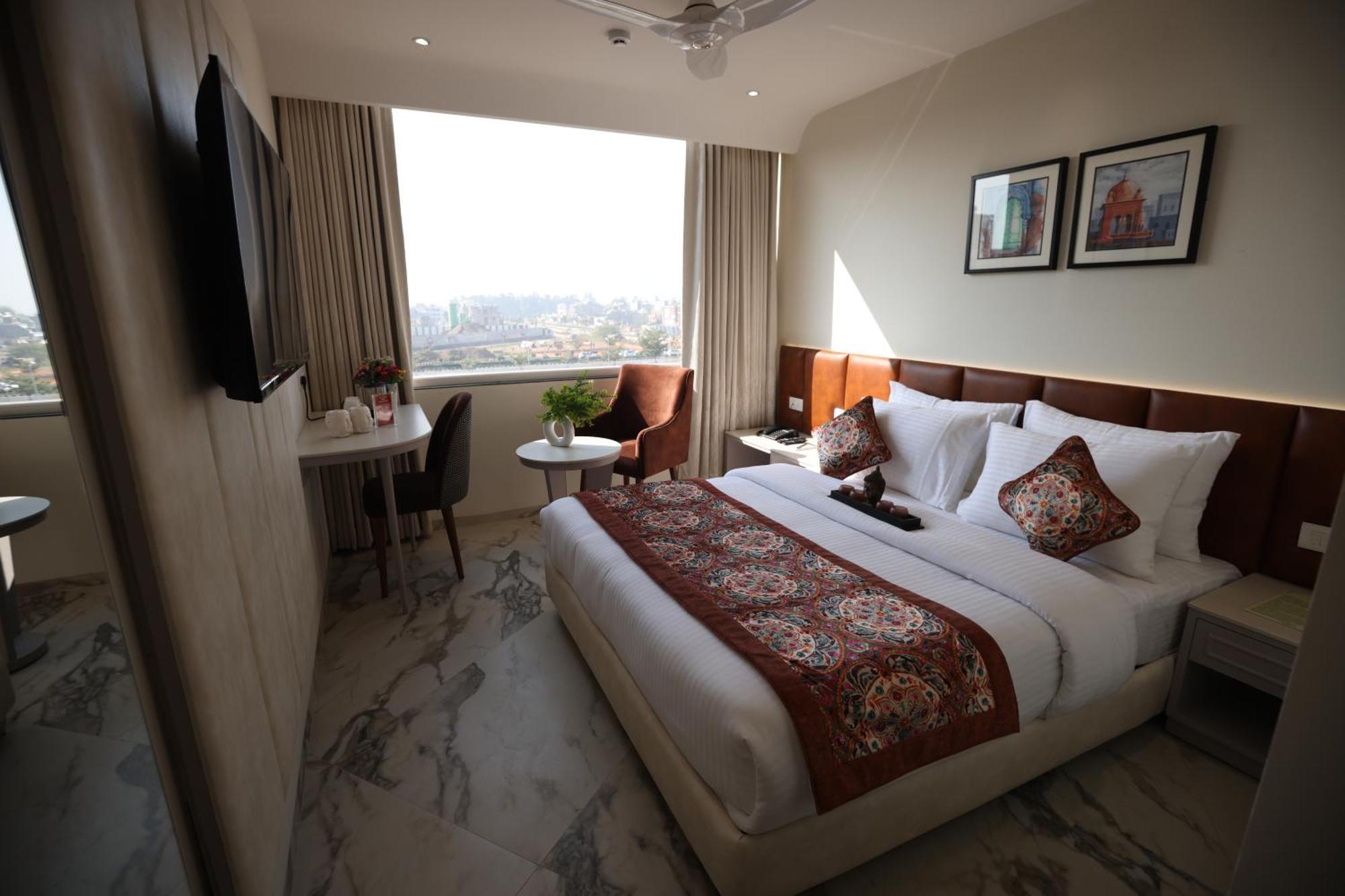 Hiraya Hotels Mohali Экстерьер фото