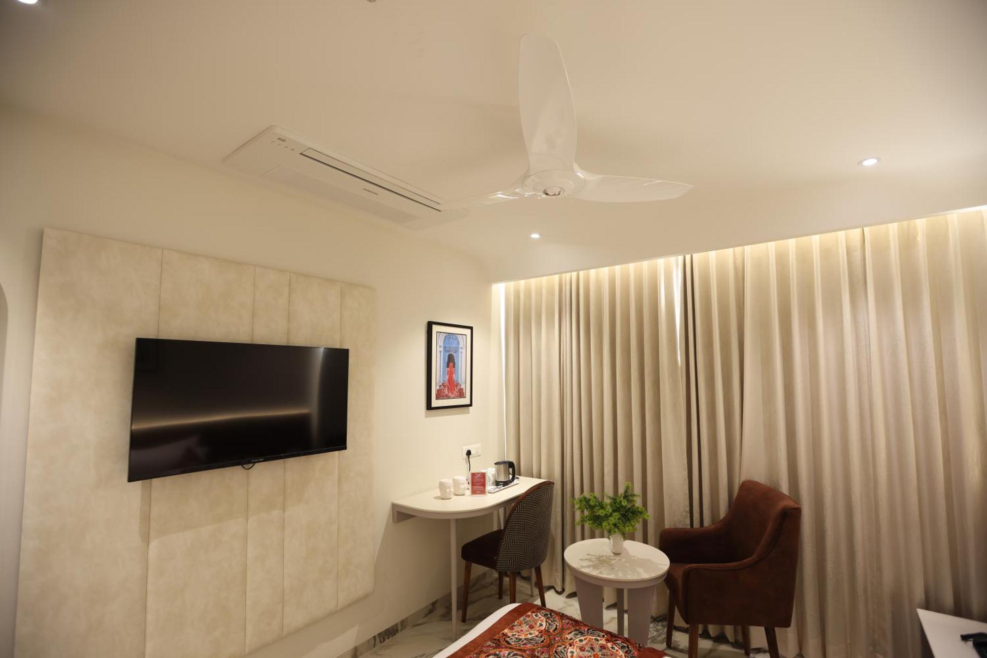 Hiraya Hotels Mohali Экстерьер фото