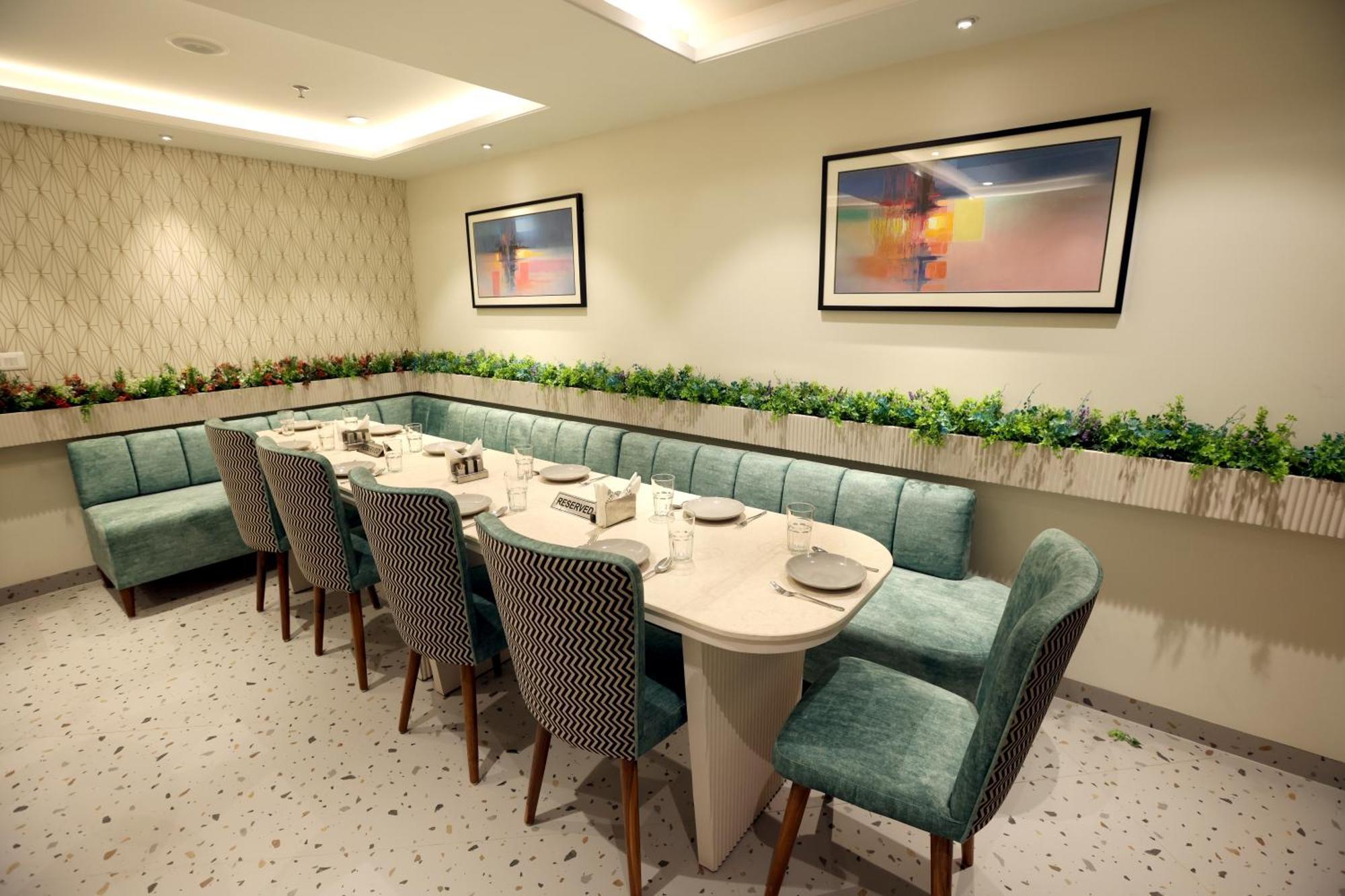 Hiraya Hotels Mohali Экстерьер фото