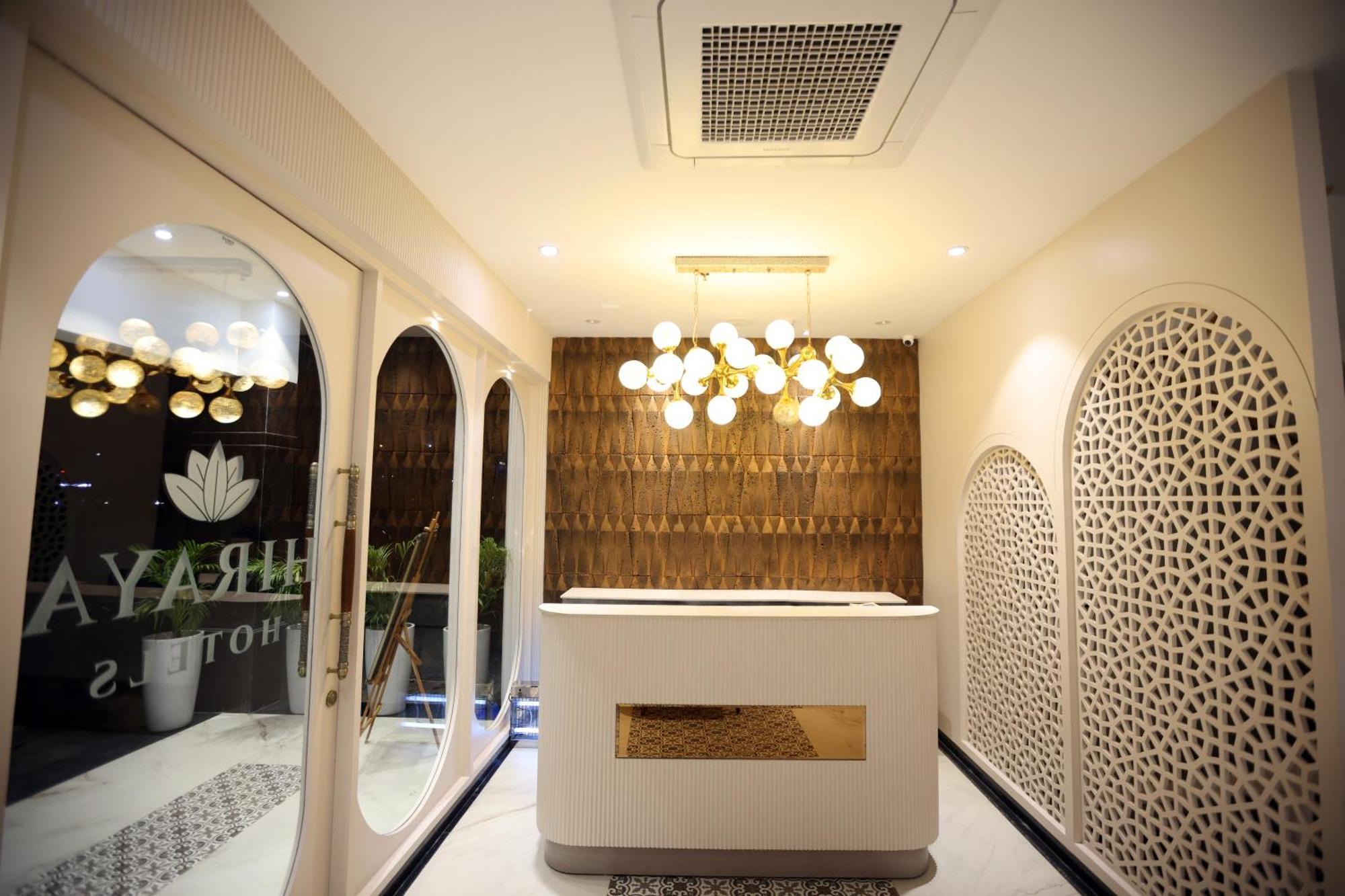 Hiraya Hotels Mohali Экстерьер фото