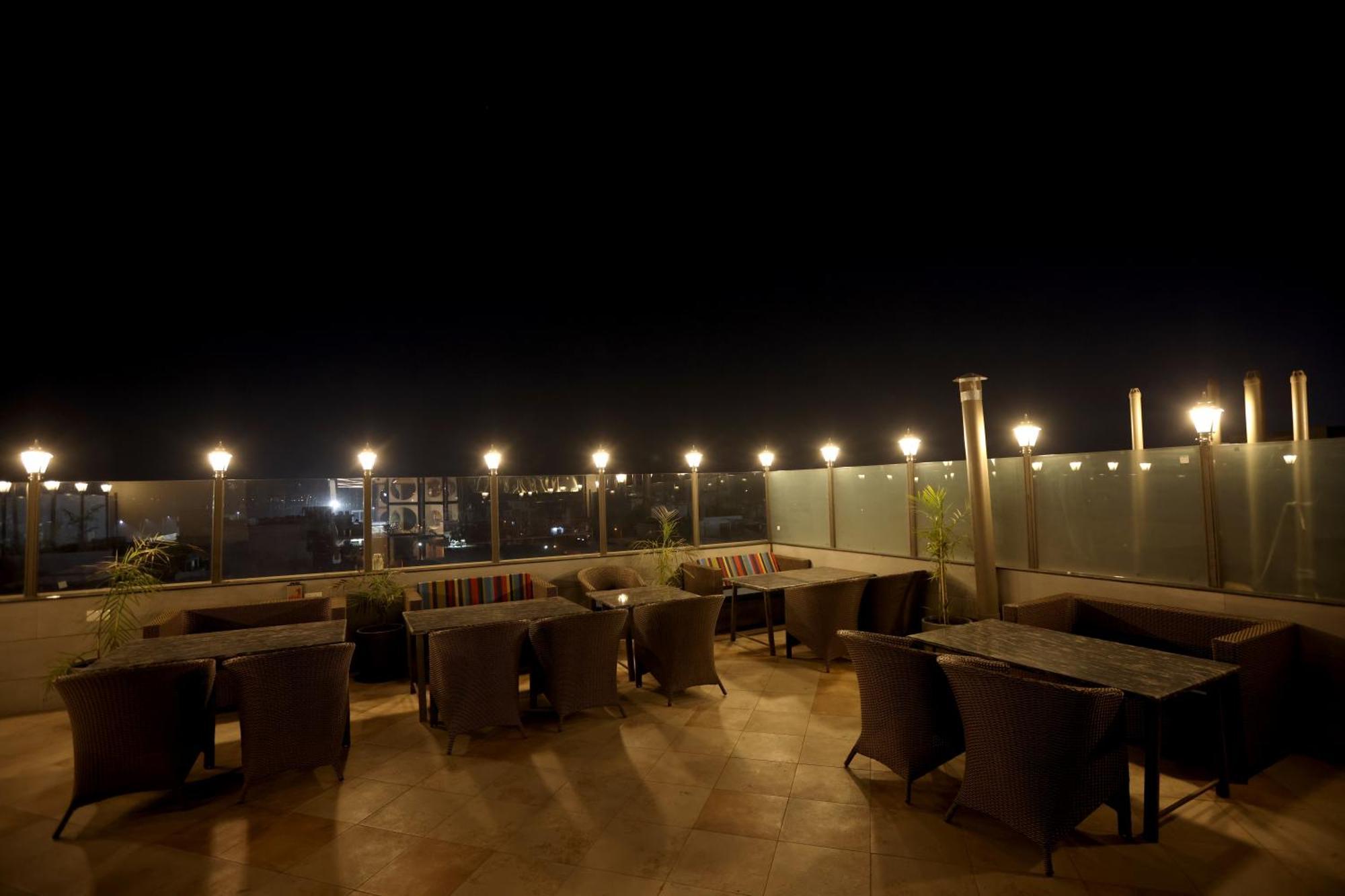 Hiraya Hotels Mohali Экстерьер фото