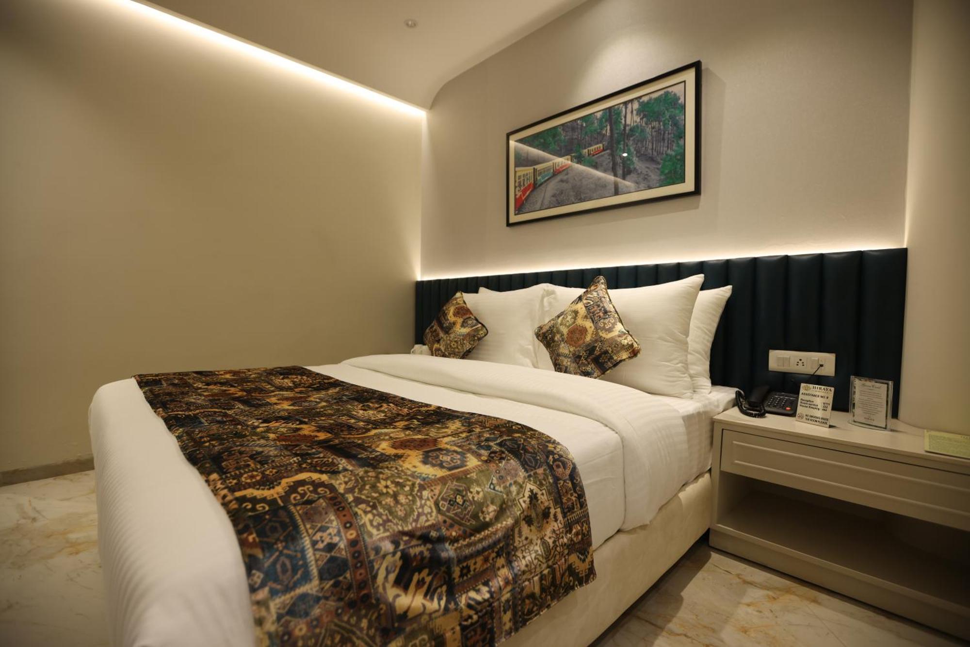 Hiraya Hotels Mohali Экстерьер фото
